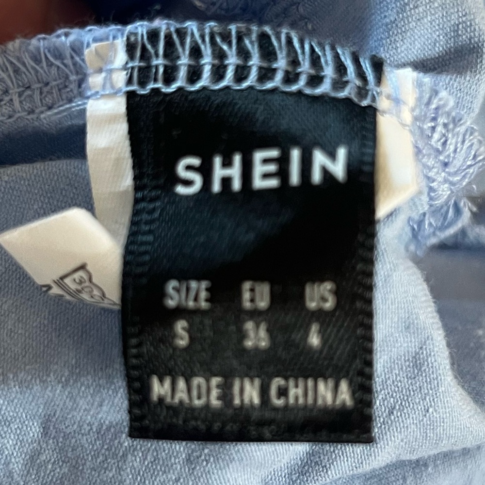 SHEIN Women’s Blue & White V-Neck Lettuce Trim Tee Size Small - Picture 6 of 7